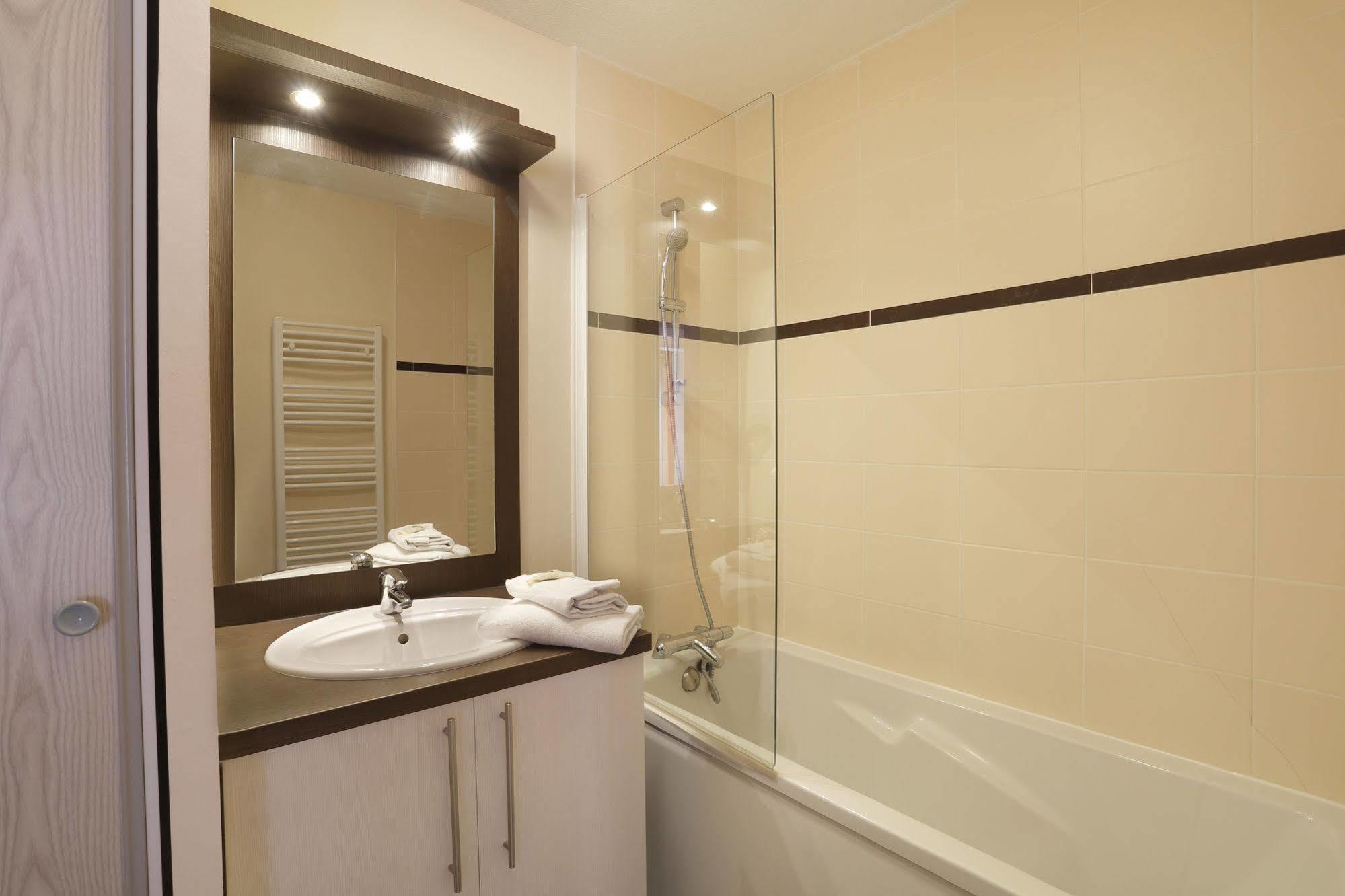 Saint-Pol-de-Léon Residence Nemea Les Roches מראה חיצוני תמונה